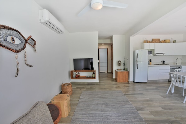 Apartment, 2 Bedrooms | Private kitchen
