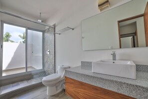 Apartment, 2 Schlafzimmer | Badezimmer | Dusche, Haartrockner, Handtücher