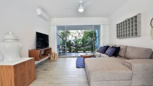Apartment, 2 Schlafzimmer | Wohnzimmer | Flachbildfernseher