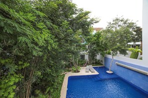 حمّام سباحة خارجي