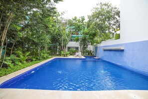 Kolam renang outdoor