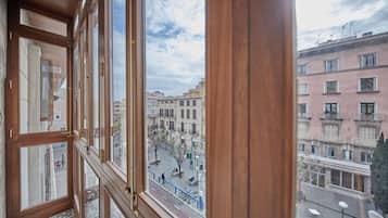 Doppia Standard | Minibar, una cassaforte in camera, una scrivania, tende oscuranti