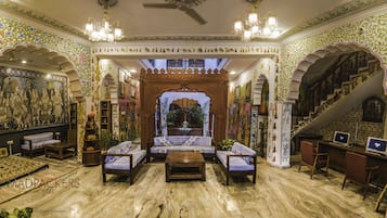 Sala de estar en el lobby