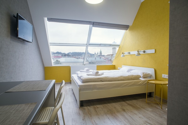 1 habitación, decoración personalizada y muebles diferentes