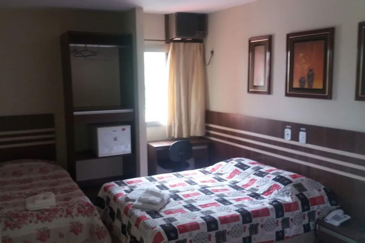 Triple Room | Desk, blackout drapes, soundproofing, WiFi (free)