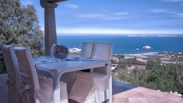 Villa, 4 habitaciones (6 pax) | Terraza o patio