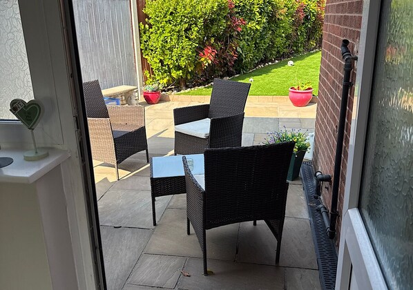 基础双人房, 1 张双人床, 公共浴室 | 露台