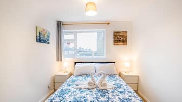 Iron/ironing board, free WiFi, bed sheets