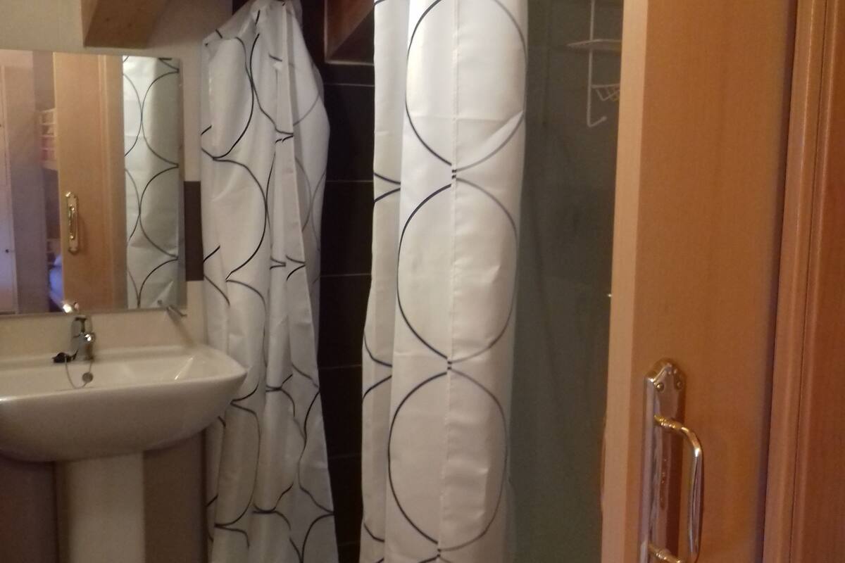 Bathroom shower