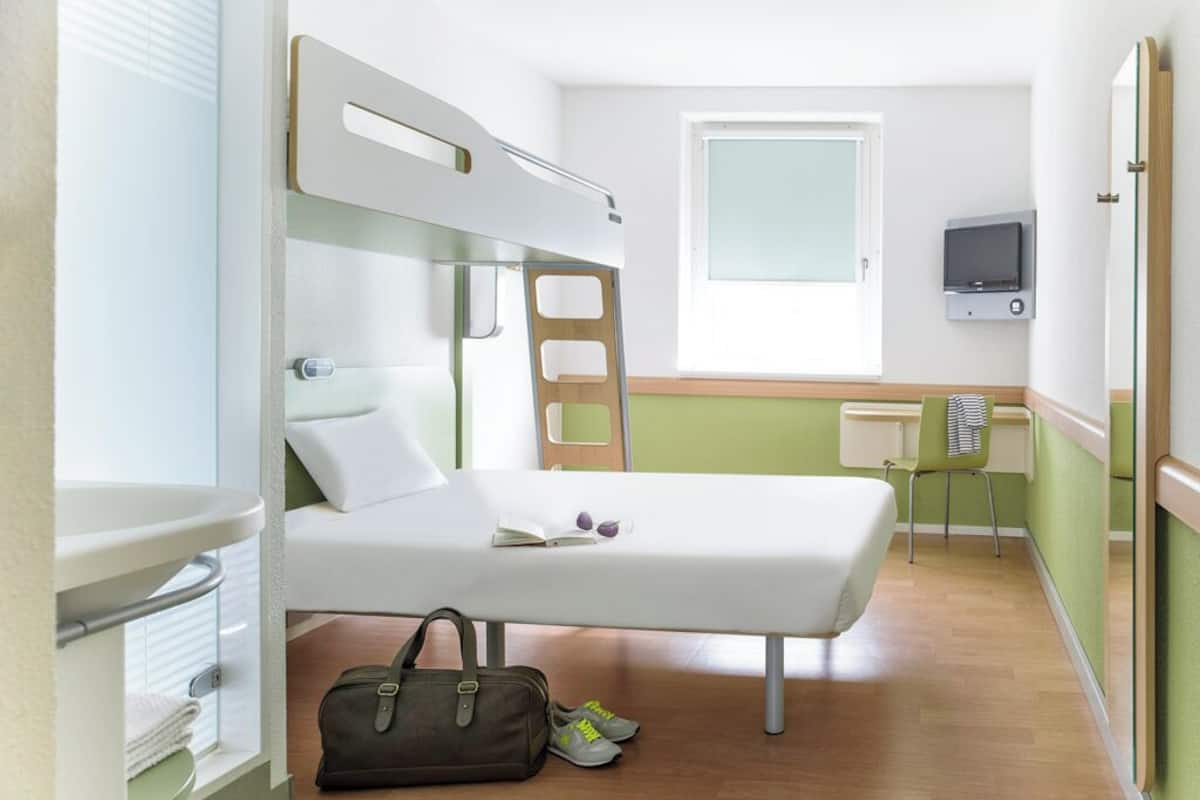 Standard Room, 1 Double Bed | Soundproofing, free WiFi, bed sheets