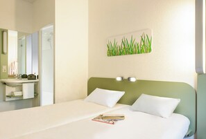 Lydisolert, wi-fi (inkludert) og sengetøy