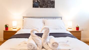 Apartment, Multiple Beds | Iron/ironing board, free WiFi, bed sheets