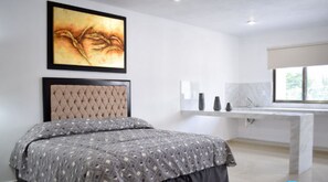 Family Suite, 1 King Bed, Non Smoking | 2 bedrooms, minibar, individually furnished, blackout drapes - Hotel Apartamentos Stone (Bacalar)