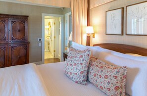 Egyptian cotton sheets, premium bedding, down comforters, pillowtop beds