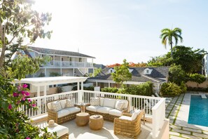 Lobby - Eleven Bahama House (Dunmore Town)