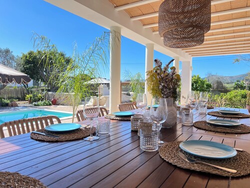 🌴 Villa Suki Ibiza – Private Villa auf einer Ebene mit Pool und Garten