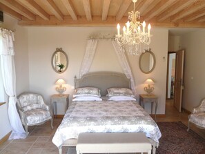 5 chambres, coffre-fort, fer et planche à repasser, Wi-Fi