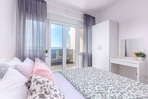 3 habitaciones, caja de seguridad en la habitación, wifi y ropa de cama