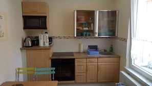 Refrigerador, microondas, horno y lavavajillas
