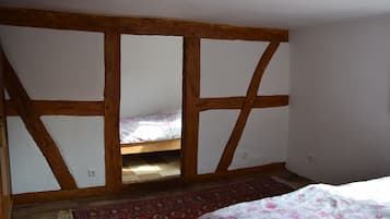 3 habitaciones y ropa de cama