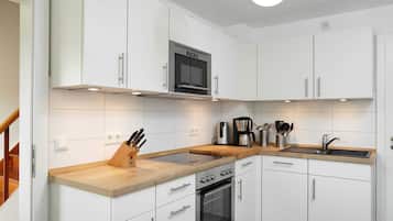 Refrigerador, microondas, horno y lavavajillas