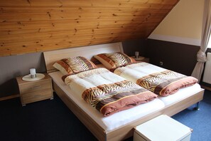 3 bedrooms, in-room safe, travel cot, WiFi