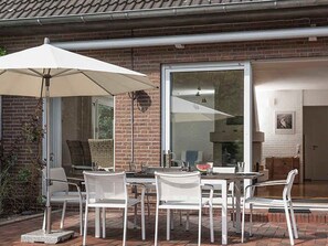 Unclassified image, 3 of 26, button