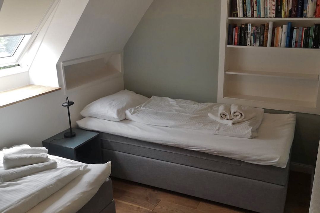 2 bedrooms, in-room safe, desk, WiFi