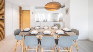 Dining - 6-person flat - modern, central, ski in, ski out (Châtel)