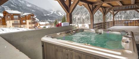 Baignoire à remous extérieure