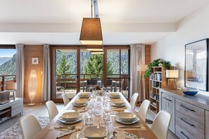 Dining - Luxury flat 6 pers. - fireplace, close to the centre and slopes (CHATEL)