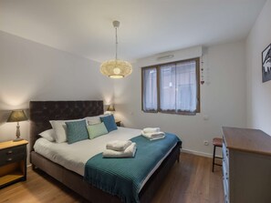 3 chambres, chambres insonorisées, fer et planche à repasser, Wi-Fi