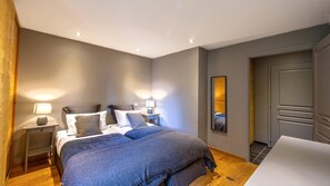 3 chambres, fer et planche à repasser, Wi-Fi, draps fournis