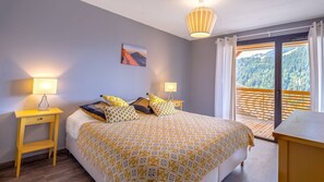 3 bedrooms, soundproofing, iron/ironing board, WiFi - 6-person flat - modern, central, ski in, ski out (CHATEL)