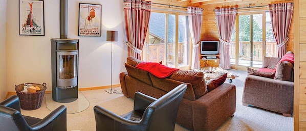 TV, fireplace, DVD player, stereo