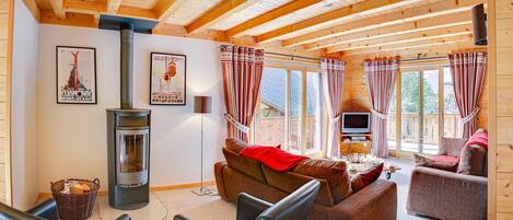 TV, fireplace, DVD player, stereo