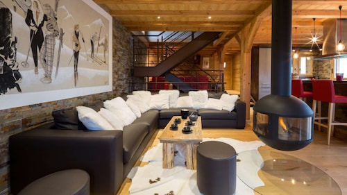 Chalet de luxe 12 pers - proche pistes et centre, sauna, spa