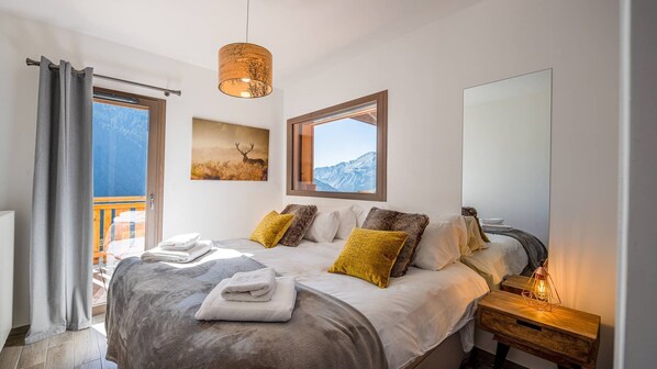 3 bedrooms, WiFi, bed sheets, wheelchair access