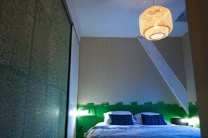 1 habitación, tabla de planchar con plancha, wifi gratis y ropa de cama 