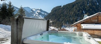 Chalet for 10 people - close to the village - 5bed - 5SDB - jacuzzi, fireplace