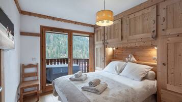 2 makuuhuonetta, silitysrauta/-lauta, ilmainen Wi-Fi