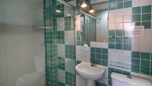 Apartment | Bathroom - Ótimo Apartamento Dois Quartos e Sala - Roxy 8 (Rio de Janeiro)