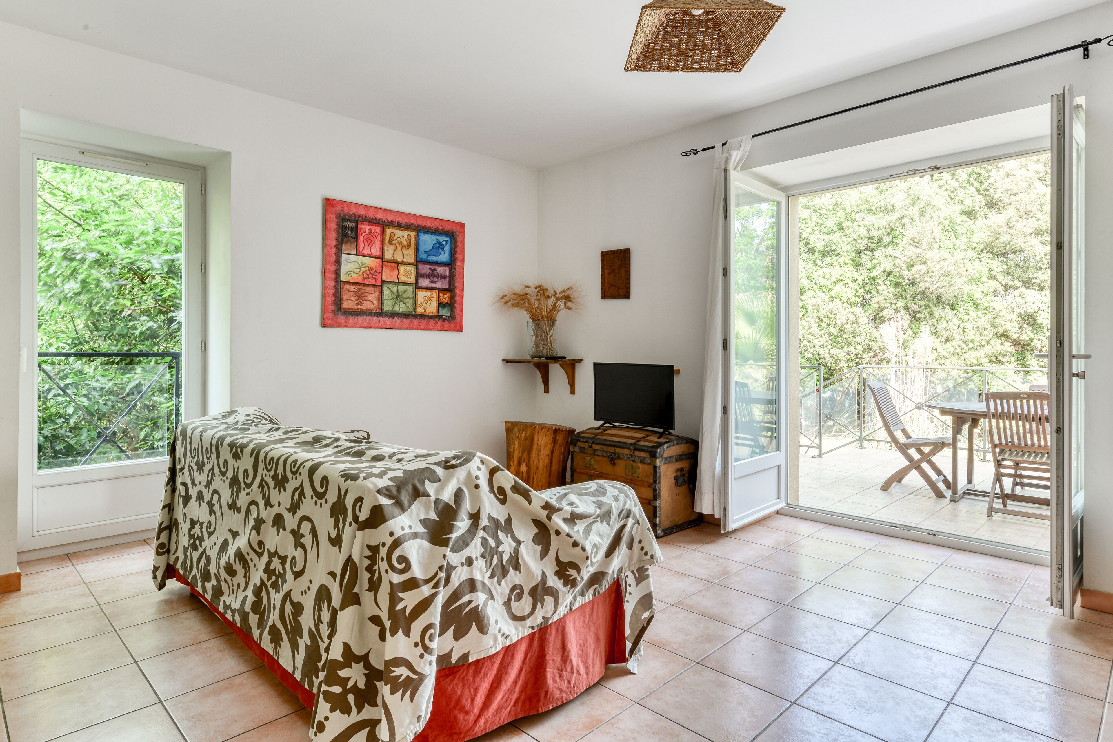 2 bedrooms, iron/ironing board, travel cot, free WiFi