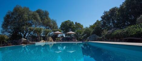 Piscine extérieure, piscine chauffée