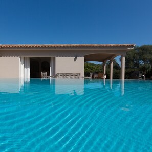 Piscine extérieure, piscine chauffée