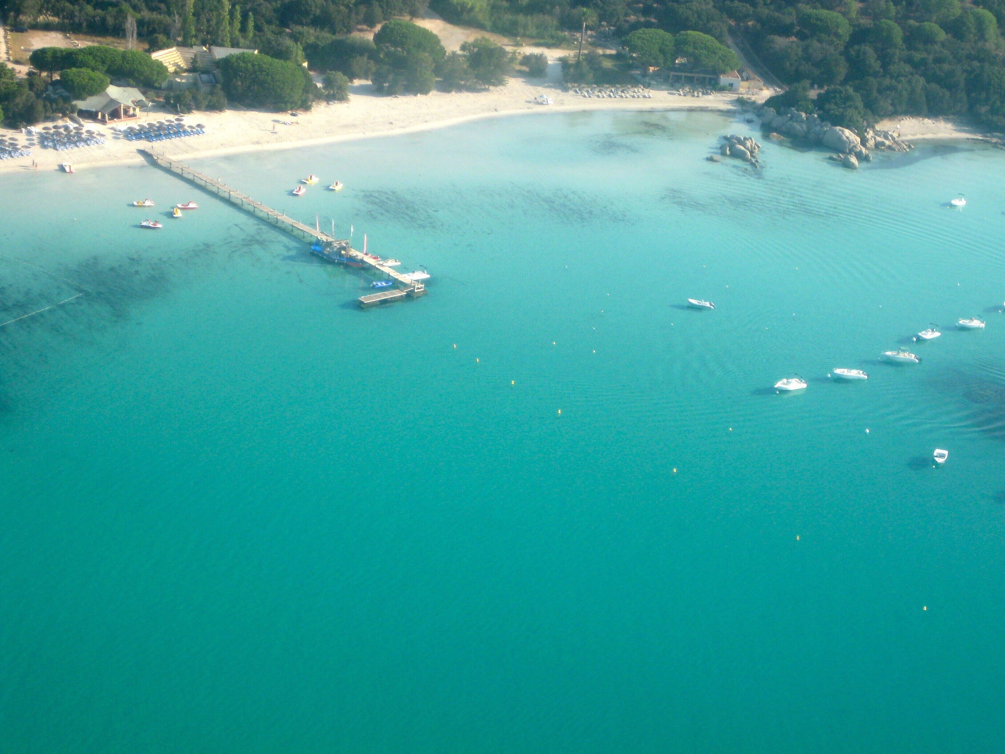Plage à proximité, chaises longues