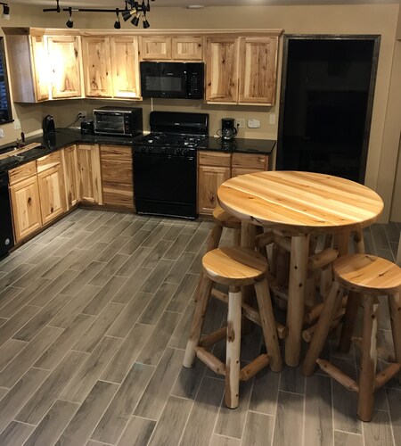 Brand New Lodge Located 10 min from Lake Michigan, 45 min from Lake Superior