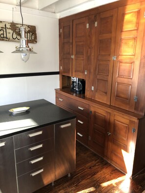 Interior - Skaneateles Cottage, on the lake!! East Lake Sun!,- Charming!! (Skaneateles)