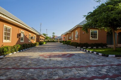 Graceland Inn & Garden