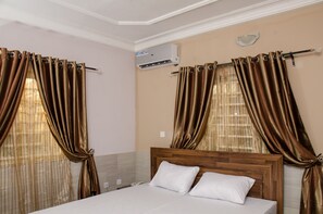 Room - Graceland Inn & Garden (New Nyanya)